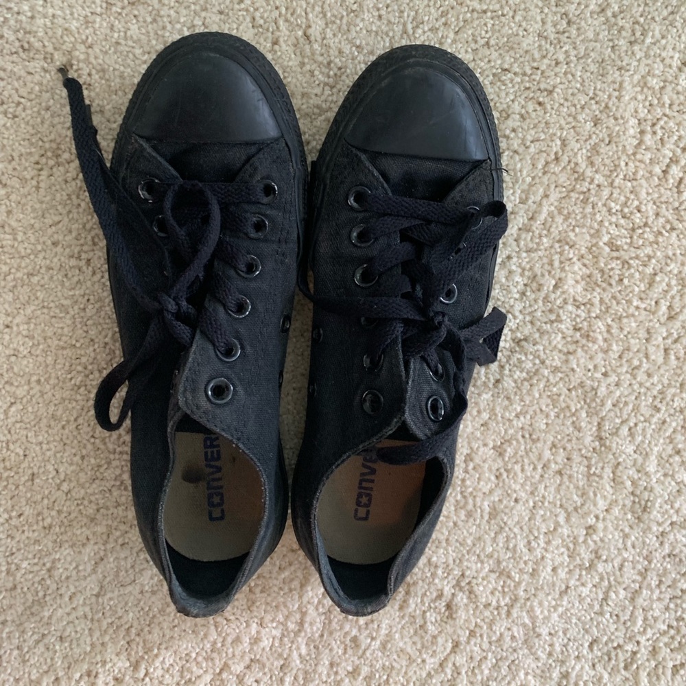 converse low top all black